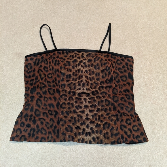 Tops - Leopard print sleeveless top